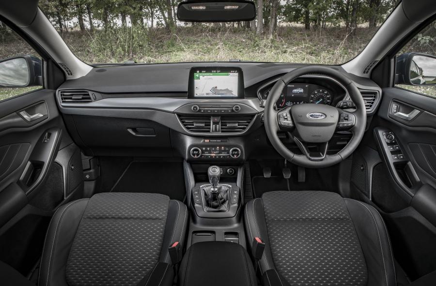 Торпедо Ford Focus Titanium 2018 года  (UK) (фото 9 из 18)